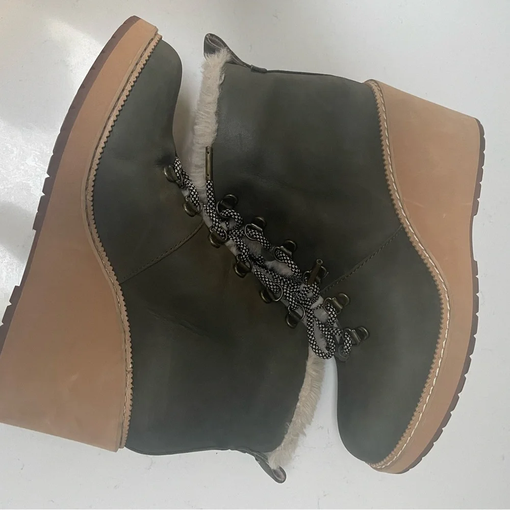 Toms Dark Green Wedge Boots with Tan Sole